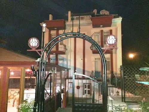 Grand World מלון אולודניץ